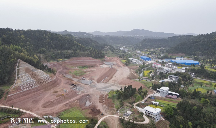 20210321苍溪歧坪镇杨家桥村杨家桥绵巴高速建设01